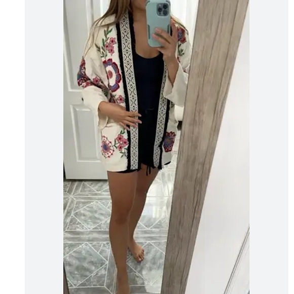 🔥 ZARA Stunning Floral Boho Embroidered Kimono Jacket Cotton Size S-M Blogger 💜 - Picture 4 of 9